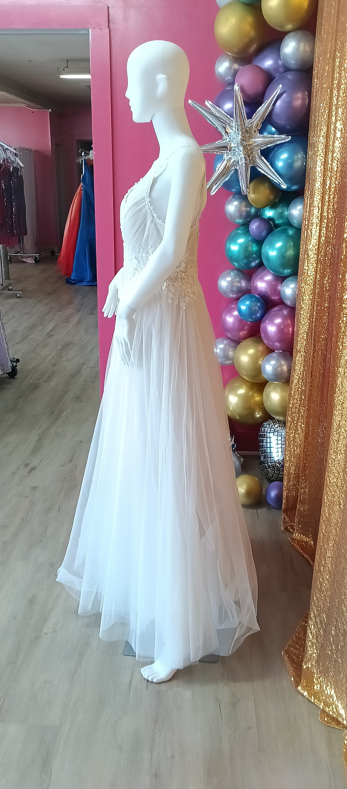 Ever pretty ivory floral chiffon wedding dress