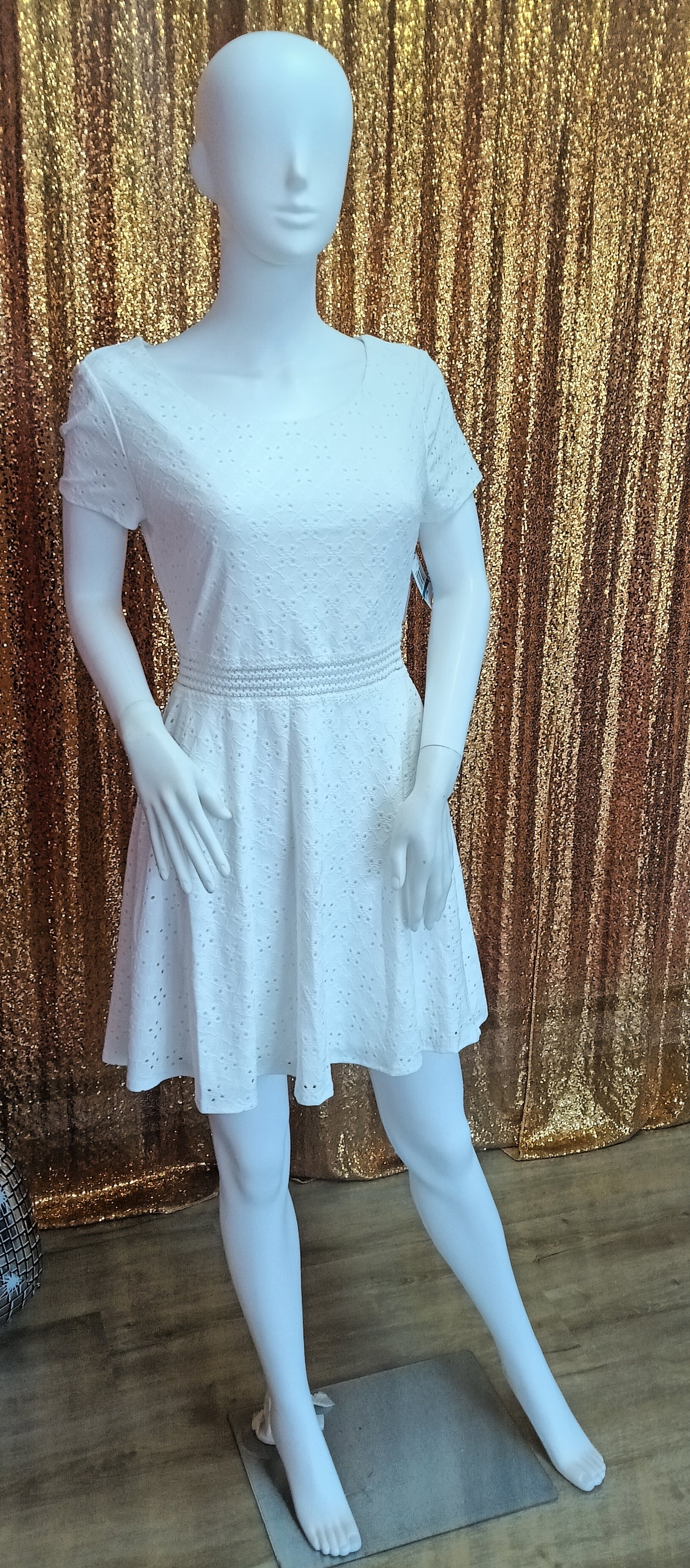 City studio white formal
