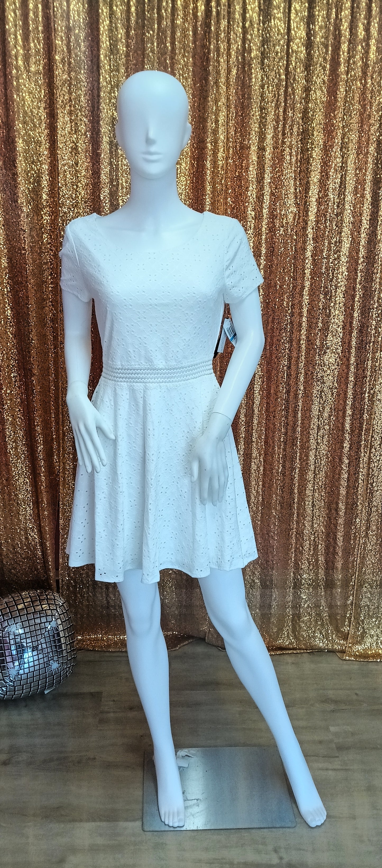 City studio white formal