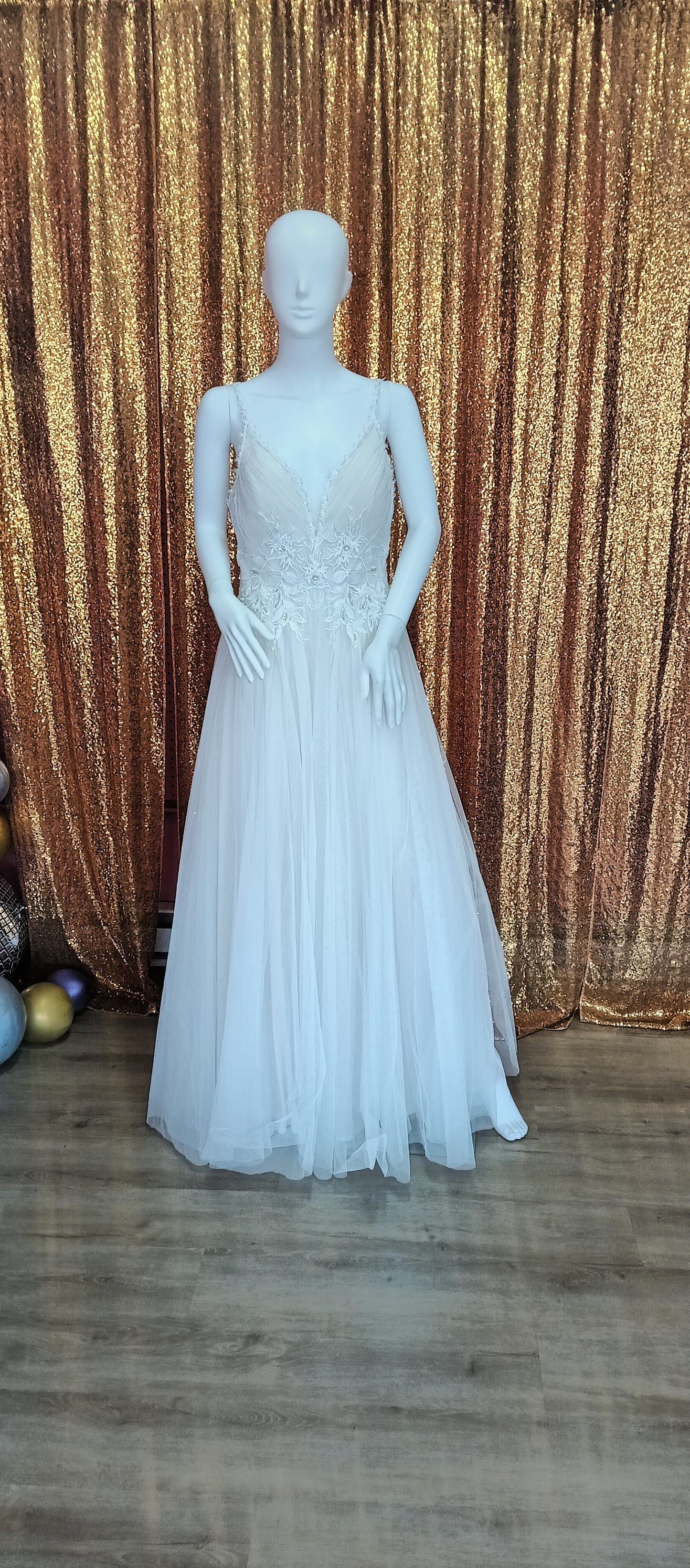 Ever pretty ivory floral chiffon wedding dress