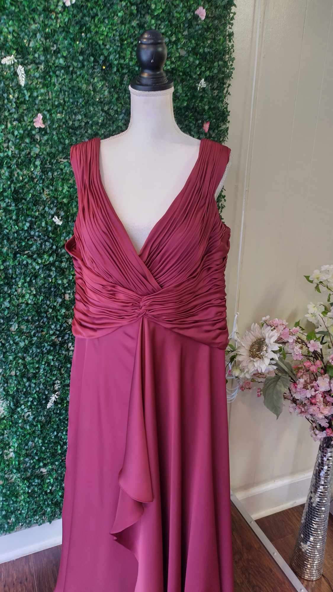 Cameron Blake Burgundy chiffon formal dress