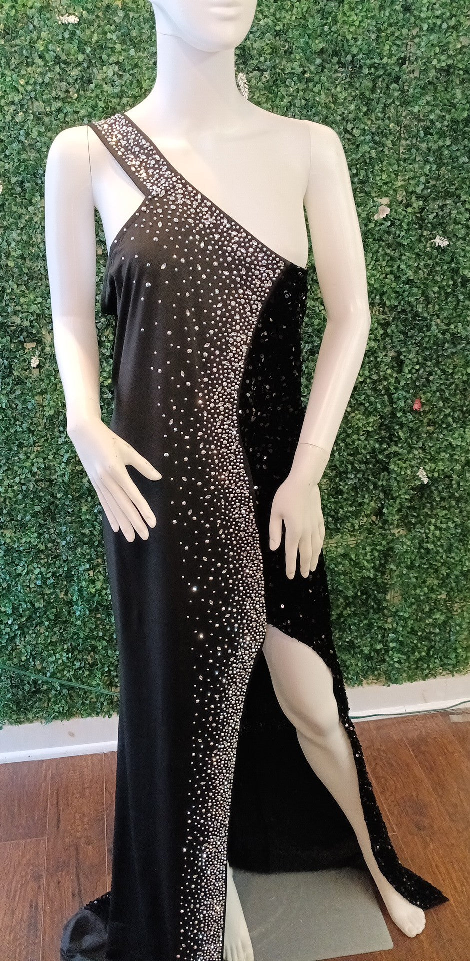 Plus size one shoulder black sequin prom dress with slit