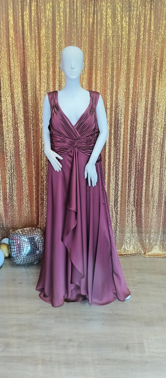Cameron Blake Burgundy chiffon formal dress